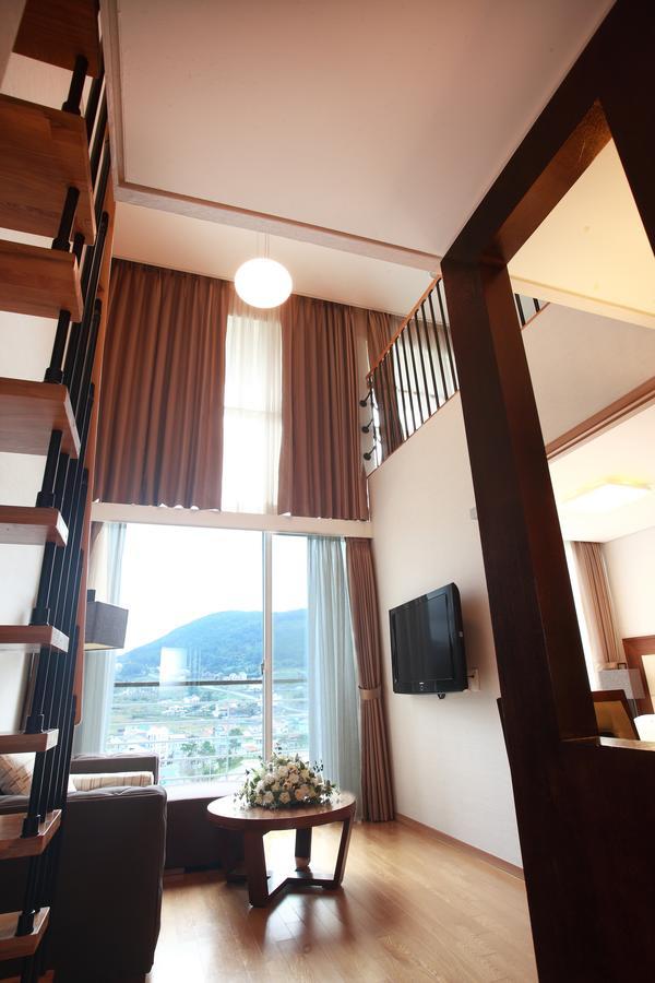 Hotel Riviera Geoje Εξωτερικό φωτογραφία