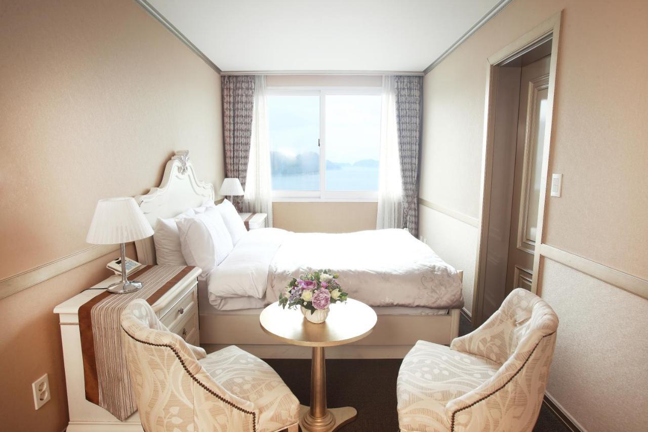Hotel Riviera Geoje Εξωτερικό φωτογραφία