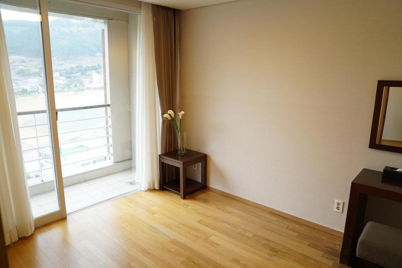 Hotel Riviera Geoje Εξωτερικό φωτογραφία